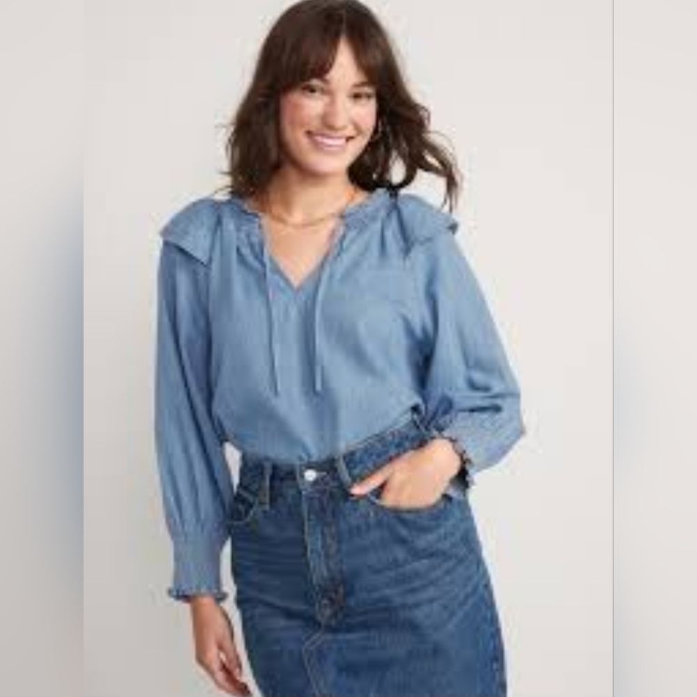 * New Old Navy 4x chambray Ruffle top